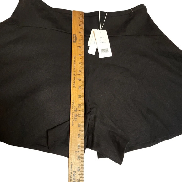 Vince Linen Flounce Shorts Black (No Tags) - Picture 9 of 11